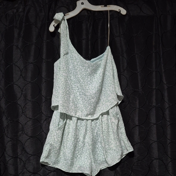 Floral Light Green Romper - Picture 1 of 2